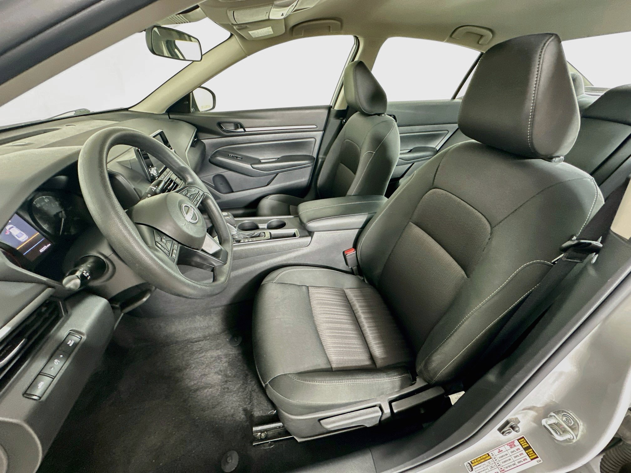 Used 2024 Nissan Altima 2.5 S FWD image 13