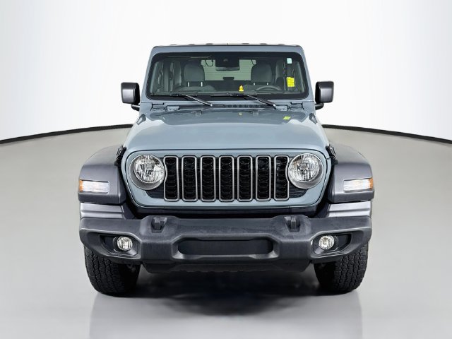 Used 2025 Jeep Wrangler Sport AWD/4WD image 2