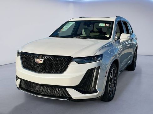 Used 2022 Cadillac XT6 Sport w/ Technology Package image 1