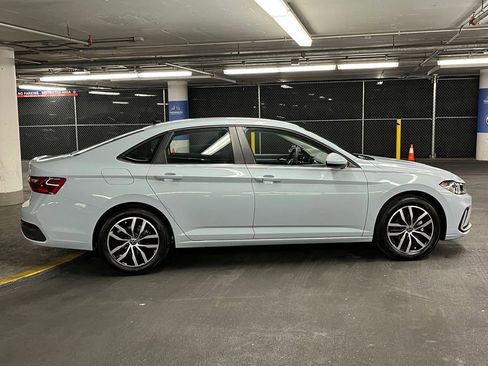 New 2025 Volkswagen Jetta SE image 38