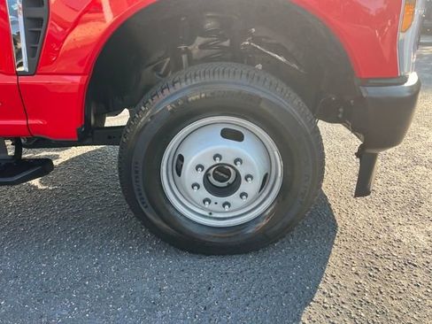 Used 2025 Ford F350 XL image 28