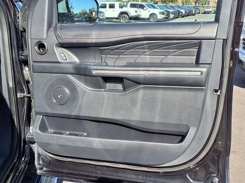Used 2022 Ford Expedition Platinum image 13