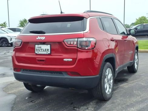 Used 2025 Jeep Compass Latitude AWD/4WD image 23