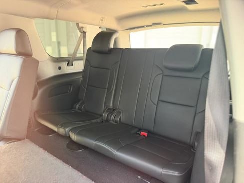 Used 2020 Chevrolet Suburban LT RWD image 21