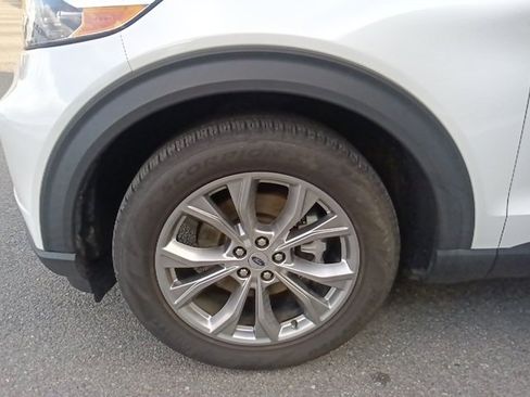 Used 2021 Ford Explorer XLT w/ Equipment Group 202A image 10