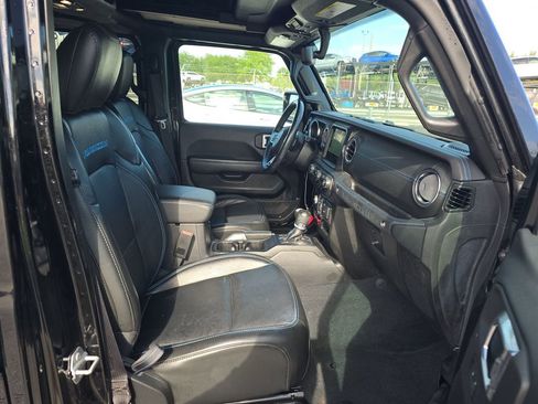 Used 2022 Jeep Wrangler Unlimited Rubicon 4xe AWD/4WD image 5