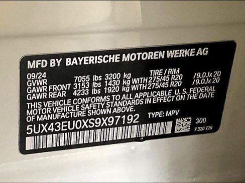 Used 2025 BMW X5 xDrive50e AWD/4WD image 36