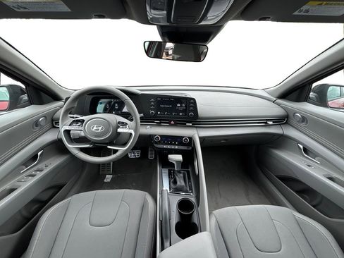 Certified 2025 Hyundai Elantra Sport image 9