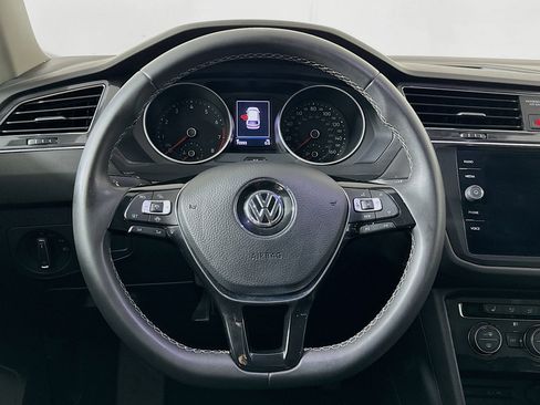 Used 2021 Volkswagen Tiguan SE image 18