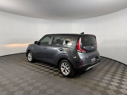 Used 2025 Kia Soul LX w/ LX Technology Package FWD image 10