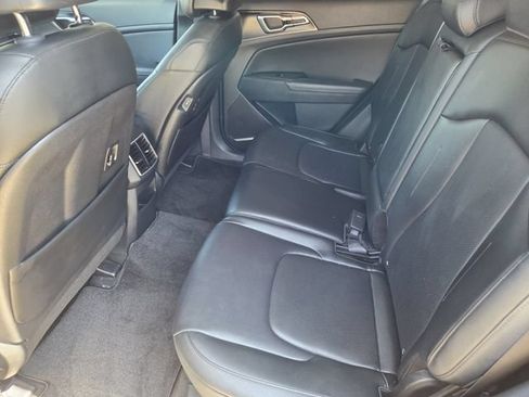 Used 2025 Kia Sportage EX FWD image 22