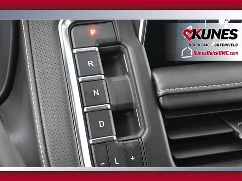 Used 2022 GMC Yukon XL SLT w/ SLT Luxury Package AWD/4WD image 28
