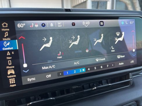 Used 2025 Jeep Wrangler Unlimited Rubicon image 38