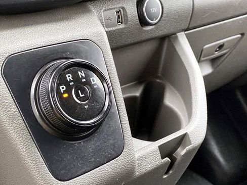 Used 2022 Ford E-Transit 148 High Roof image 31