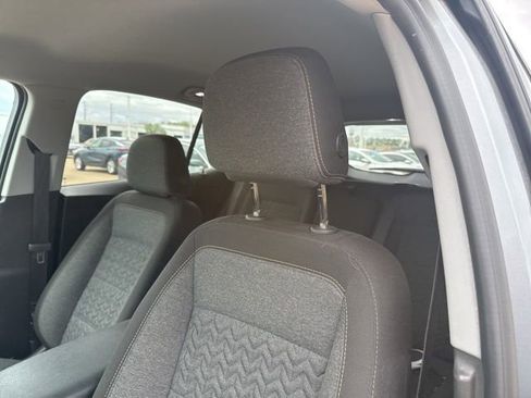 Used 2024 Chevrolet Equinox LT image 11