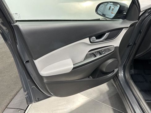 Certified 2023 Hyundai Kona SEL w/ Convenience Package image 9