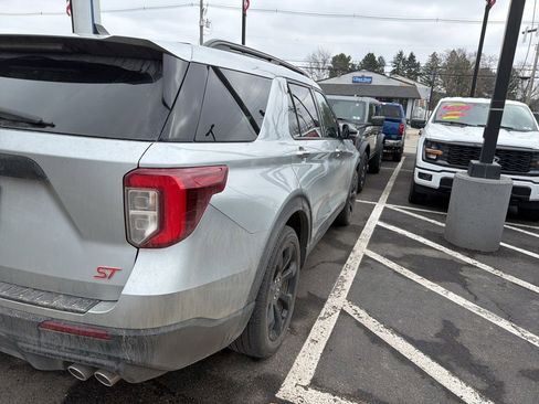 Used 2022 Ford Explorer ST w/ Equipment Group 401A image 5