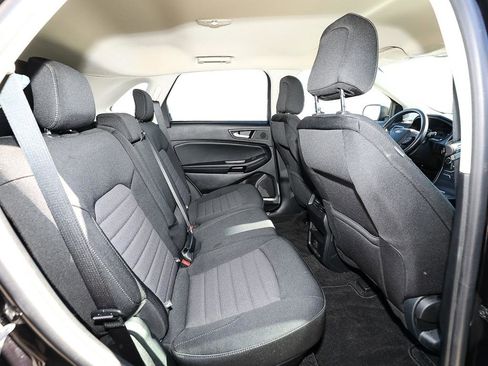 Used 2020 Ford Edge SE image 22