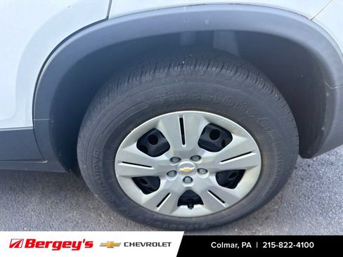 Used 2017 Chevrolet Trax LS FWD image 9