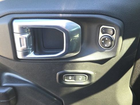 Used 2021 Jeep Gladiator Mojave AWD/4WD image 18