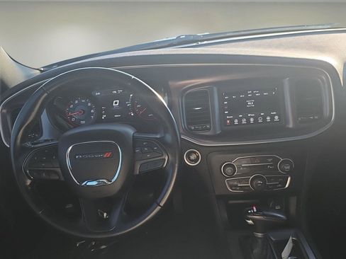 Used 2019 Dodge Charger SXT image 5