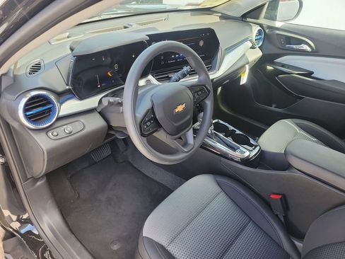 Used 2026 Chevrolet Trax LT image 18