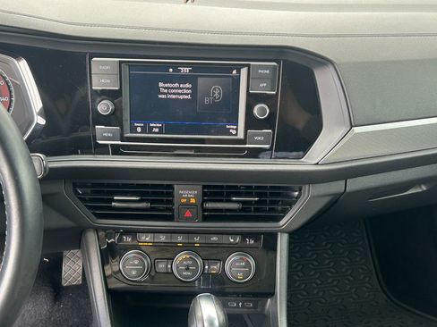 Used 2021 Volkswagen Jetta R-Line w/ R-Line Cold Weather Package FWD image 14