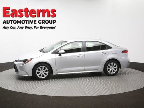 Used 2021 Toyota Corolla LE w/ Carpet Mat Package (TMS) FWD image 57