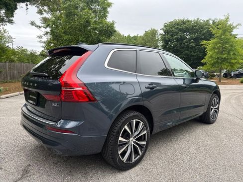 Used 2022 Volvo XC60 B5 Momentum w/ Advanced Package AWD/4WD image 9