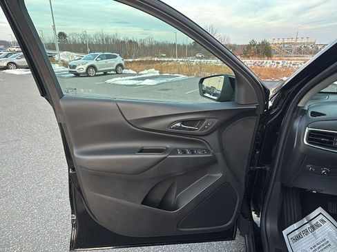 Used 2022 Chevrolet Equinox LT image 25