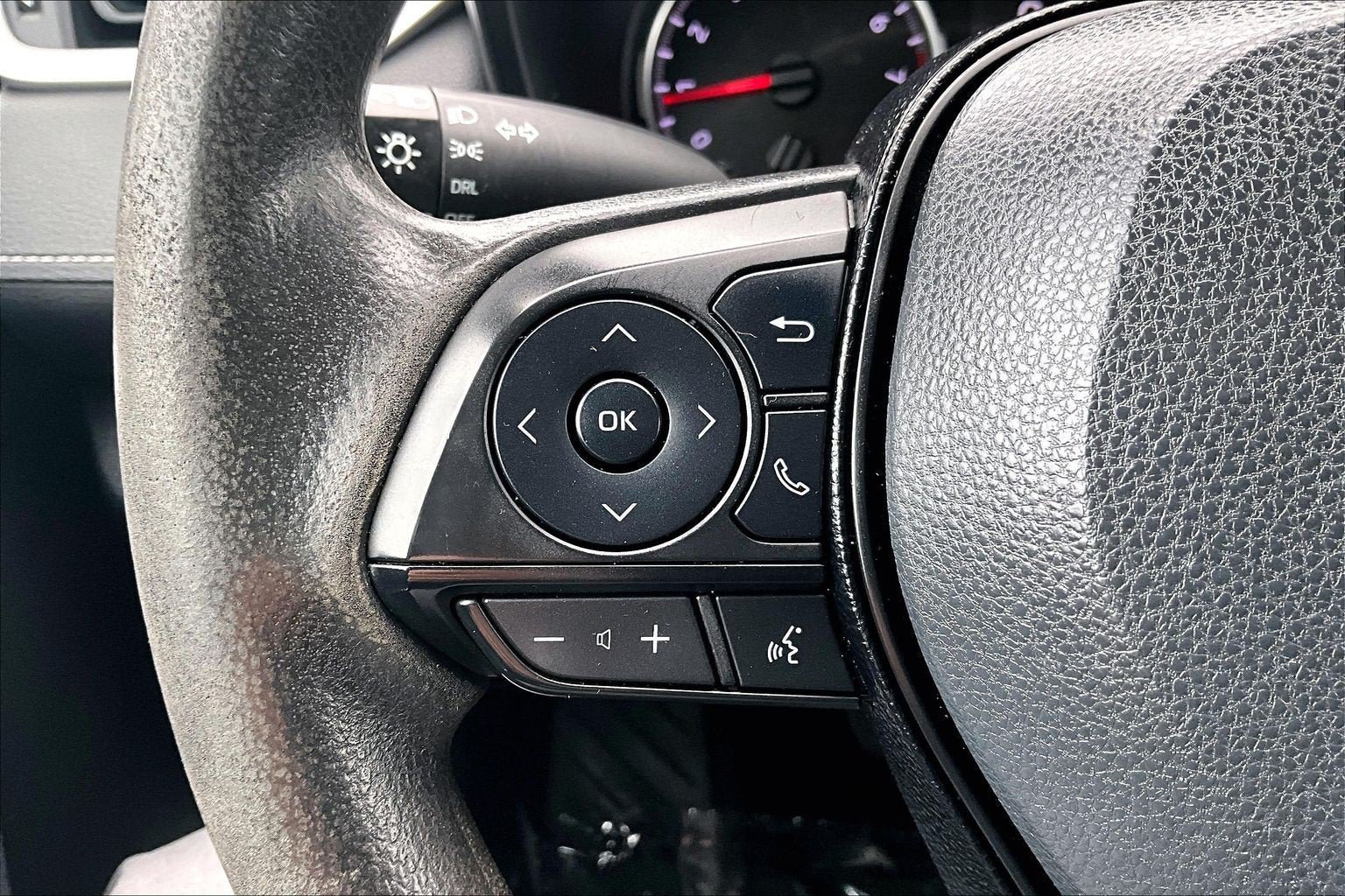 Used 2020 Toyota RAV4 LE w/ Carpet Mat Package FWD image 17