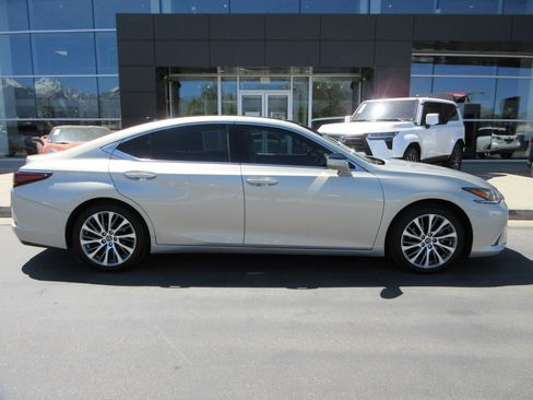 Used 2019 Lexus ES 350 w/ Accessory Package 2 FWD image 11