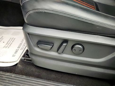 Used 2025 Nissan Armada PRO-4X image 11