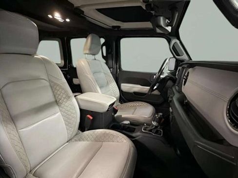 Used 2021 Jeep Wrangler Unlimited Sahara image 28
