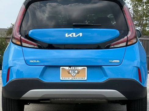 Used 2023 Kia Soul EX FWD image 4