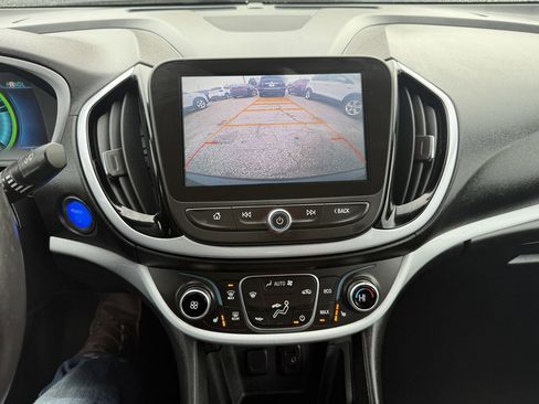 Used 2017 Chevrolet Volt LT w/ Comfort Package image 18