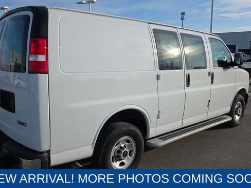 Used 2024 GMC Savana 2500 w/ Driver Convenience Package image 5