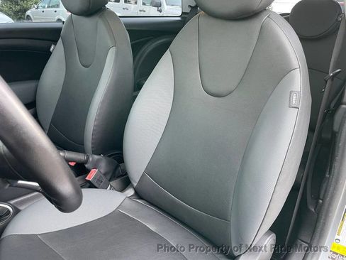 Used 2010 MINI Cooper Hardtop image 16