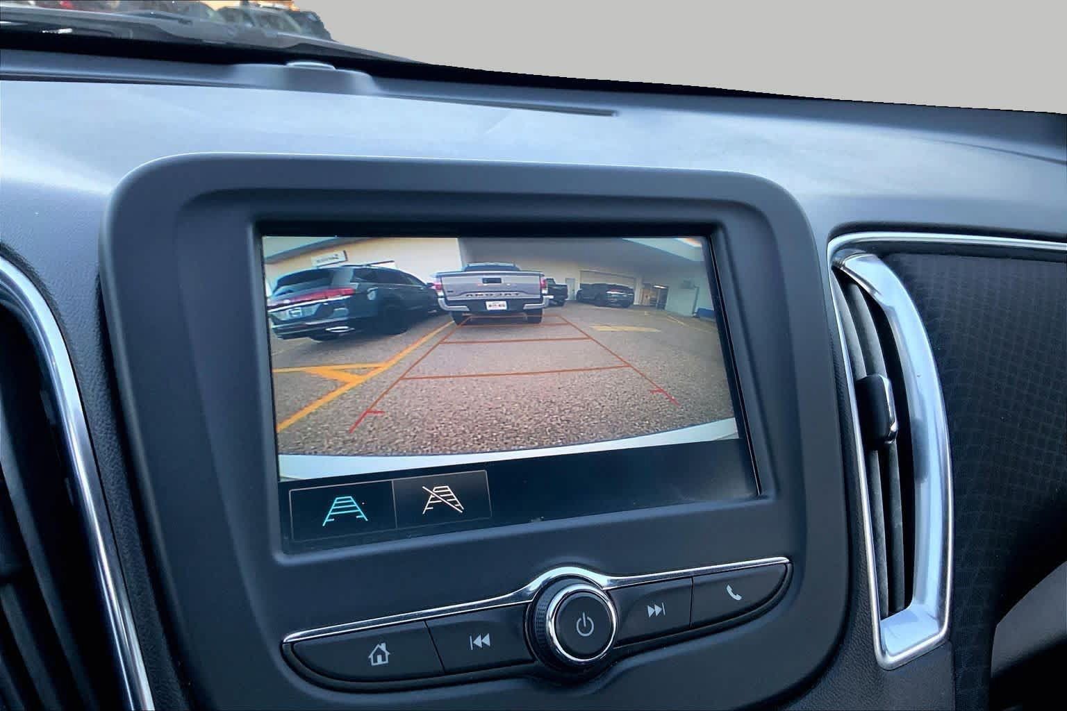 Used 2018 Chevrolet Malibu LT FWD image 26