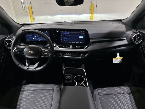 New 2026 Chevrolet Equinox LT w/ Safety and Technology Package AWD/4WD image 10