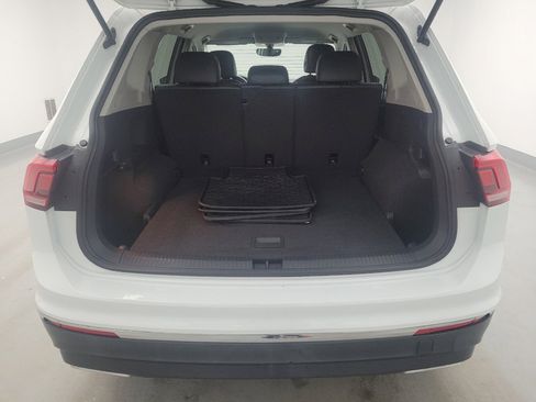 Used 2020 Volkswagen Tiguan SE AWD/4WD image 29