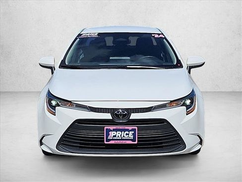 Used 2024 Toyota Corolla LE FWD image 2
