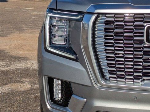 Used 2023 GMC Yukon Denali image 10