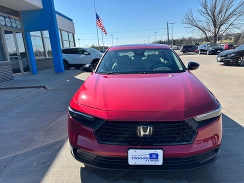 Certified 2025 Honda Accord SE image 2