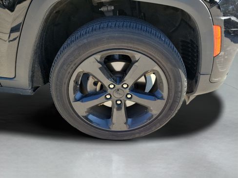 Certified 2023 Jeep Grand Cherokee Altitude AWD/4WD image 28