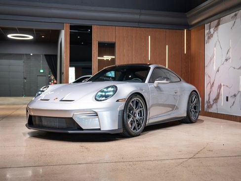 Used 2026 Porsche 911 GT3 RWD image 3