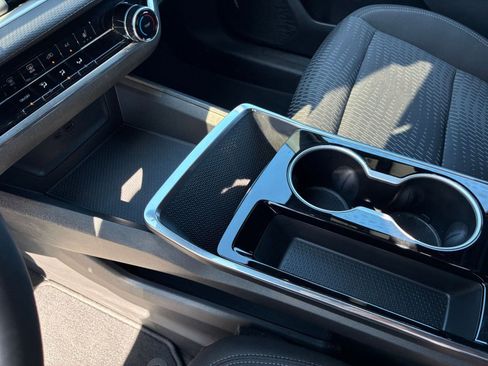 Used 2025 Chevrolet Equinox LT image 36