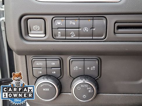 Used 2023 Chevrolet Suburban Premier AWD/4WD image 26