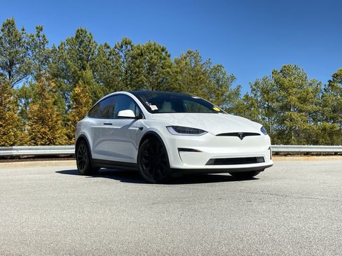 Used 2022 Tesla Model X Plaid image 2