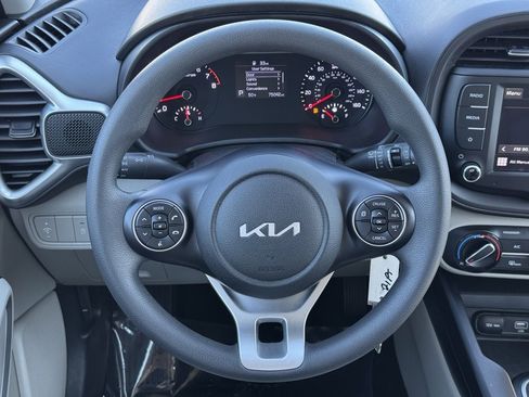 Used 2022 Kia Soul LX image 22